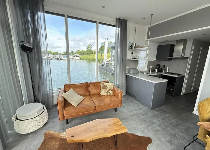 Hotel na wodzie De Maasterp - Watervillage 2